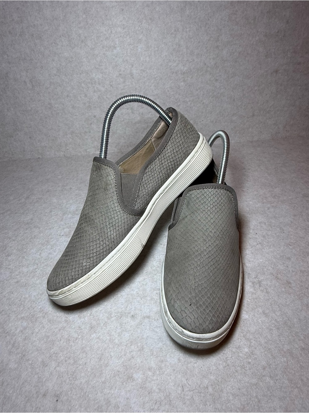 Sofft Somers Slip On Sneakers Gray Snake Print Embossed Leather Size 7 1/2  7.5